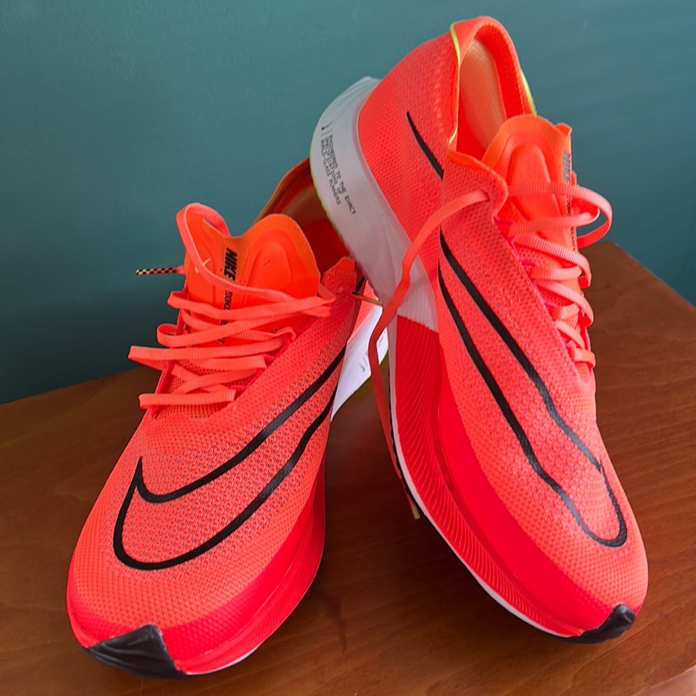 Men’s Never Used Running Shoes